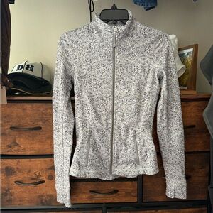 [SOLD] Lululemon Define Jacket Pattern